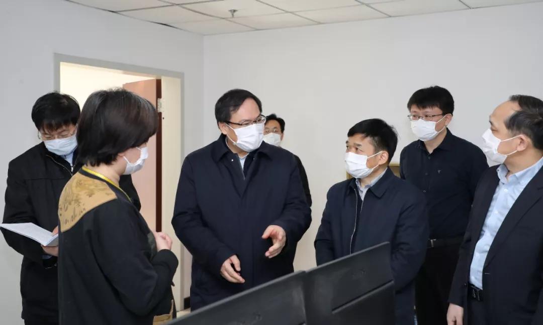 楊金成到七院、七一四所檢查指導(dǎo)疫情防控和復(fù)工復(fù)產(chǎn)工作
